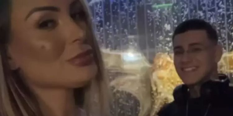 Andressa Urach é criticada após receber filho de 17 anos em boate de entretenimento adulto