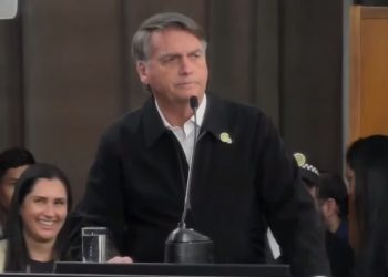 Bolsonaro ataca Lula em evento político: "analfabeto" e "jumento"