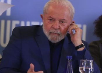 Lula diz que tomava ‘água que passarinho não bebe’ para curar tosse