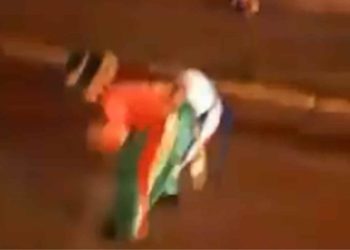 VÍDEO: Patati e Patatá saem no soco durante apresentação