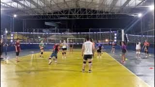 Live Night: Escolinha de Vôlei, Fortalece o corpo, estimula os membros superiores e inferiores.