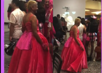 Pai usa vestido rosa para acompanhar filha na estreia do filme Barbie
