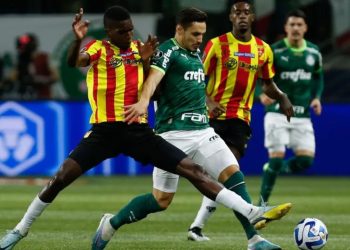 Palmeiras administra vantagem e vai à semifinal da Libertadores