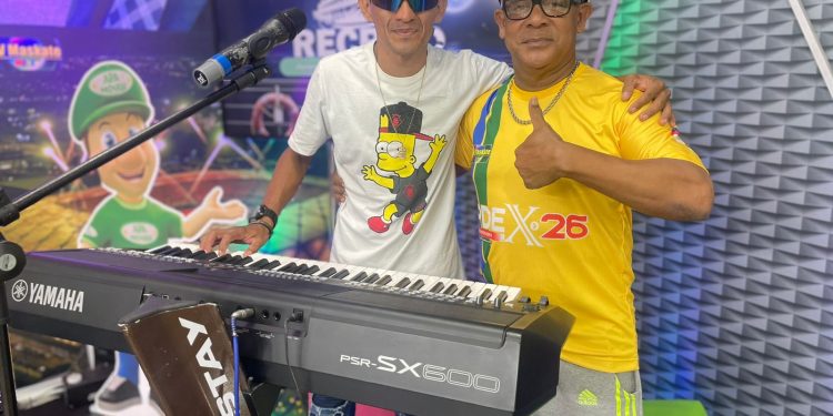 Rosivaldo Menestrel, no comando do Recreio na Amazônia, recebe Maurinho Show