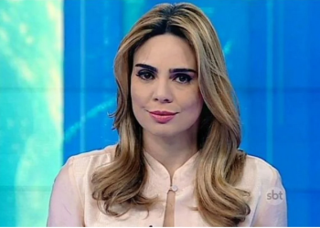 A jornalista Rachel Sheherazade, de 50 anos, foi confirmada em A Fazenda 15. Agora detentora também do título de "peoa". Rachel Sheherazade