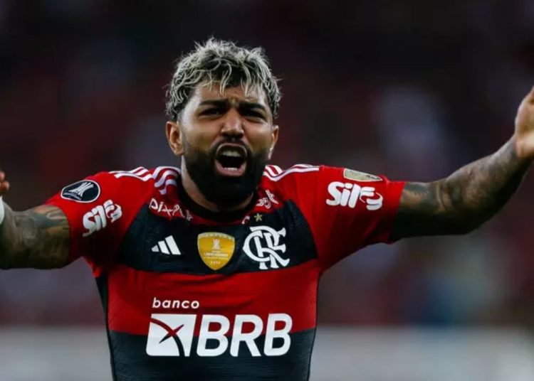 Athletico-PR vence o Flamengo com Gabigol expulso e protestos da torcida