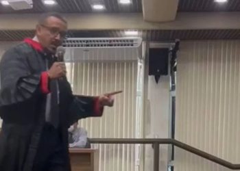 Promotor de justiça compara advogada com “cadela” durante audiência; veja o vídeo