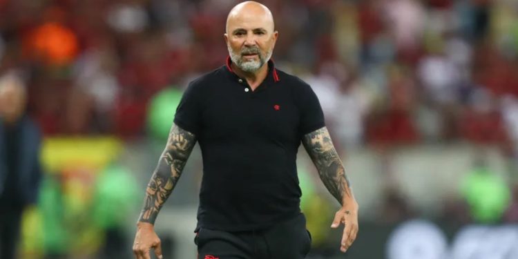 Flamengo decide demitir técnico Jorge Sampaoli após fracasso na Copa do Brasil