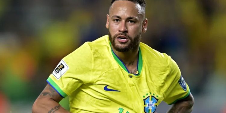 Neymar passa Pelé como maior artilheiro da Seleção em jogos oficiais