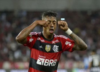 Flamengo vence Botafogo com golaço de Bruno Henrique 