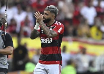 Gabigol dá tempo para o Flamengo se reorganizar antes de discutir renovação; Tite é problema