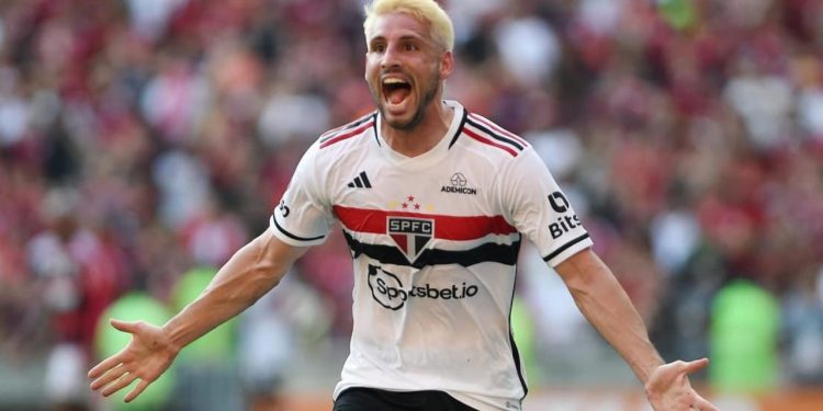 São Paulo vence Flamengo no Maracanã e sai em vantagem na final da Copa do Brasil