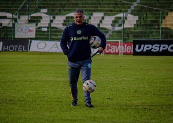 Amazonas FC anuncia técnico Luizinho Vieira para reta final da Série C