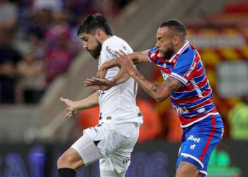 Corinthians é dominado, leva gol no fim e perde para o Fortaleza