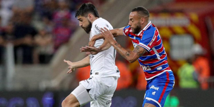 Corinthians é dominado, leva gol no fim e perde para o Fortaleza
