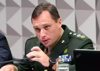 Cid informa Moraes sobre intenção de fazer delação premiada