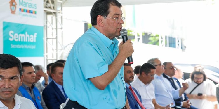 Senador Eduardo Braga reafirma compromisso para reduzir déficit habitacional em Manaus