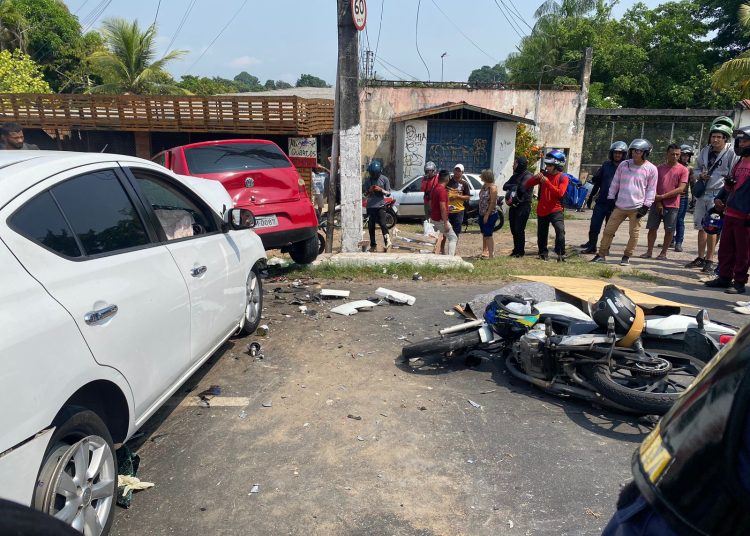 Urgente: trabalhador morre e pessoas ficam feridas em grave acidente na Max Teixeira