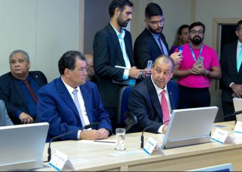 “Política vesga de alguns” impõe entraves à pavimentação da BR-319, diz Eduardo Braga a ministros do governo Lula