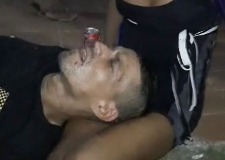‘Me leva pai?’: vídeo mostra homem todo quebrado após sessão de espancamento