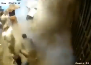 A TV estatal do Marrocos informou que mais de mil pessoas morreram e centenas ficaram feridas durante . Vídeos: