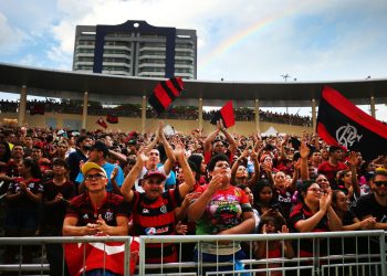 Anfiteatro da Ponta Negra transmite Flamengo x São Paulo em mega telão