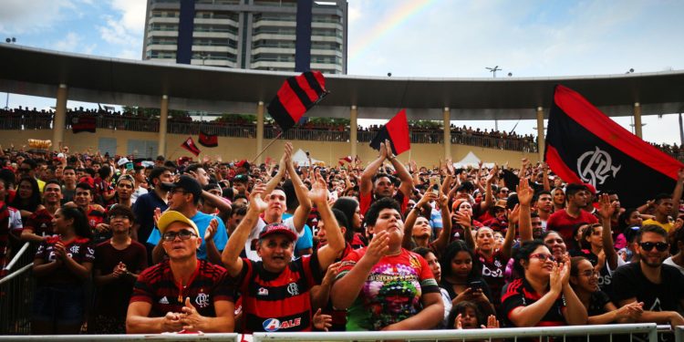 Anfiteatro da Ponta Negra transmite Flamengo x São Paulo em mega telão