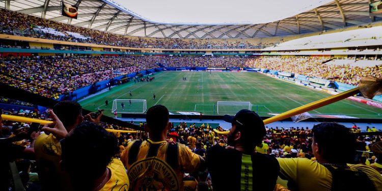 Arena da Amazônia será ponto de coleta de alimentos não perecíveis durante o jogo do Amazonas F.C.
