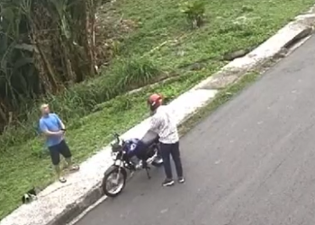 Vídeo: homem saca arma e bota bandido para correr em tentativa de assalto no Planalto