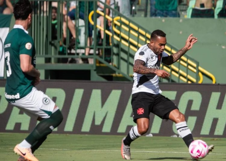 Vasco leva empate do Goiás nos acréscimos e segue na zona de rebaixamento