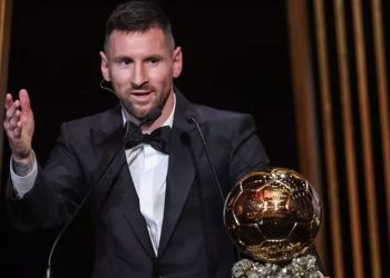 Lionel Messi bate recorde de Pelé e é eleito melhor jogador do mundo pela 8ª vez