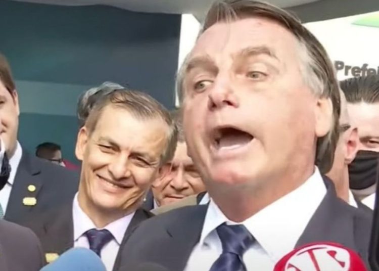Bolsonaro é condenado a indenizar jornalistas por danos morais
