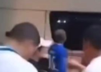 VÍDEO: Motorista de aplicativo ‘dirige devagar’ e leva tapão de passageira em Manaus