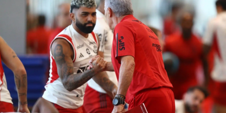 Paz selada? Flamengo divulga primeira foto de Gabigol e Tite