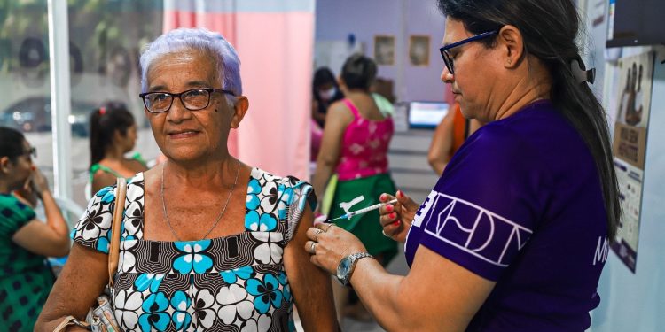 Unidade Móvel de Saúde oferece vários serviços no Santa Etelvina hoje (02); confira