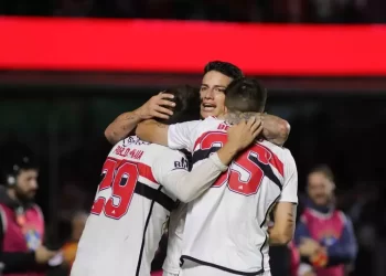 São Paulo vence Grêmio e se afasta do Z4 do Brasileirão