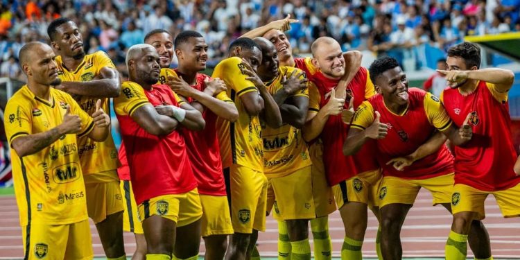 Com casa cheia, Amazonas FC pode conquistar acesso inédito à Série B do Brasileirão, neste sábado