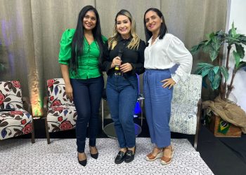 Lauren Bernardo recebe especialistas em concursos públicos no programa Você é Demais