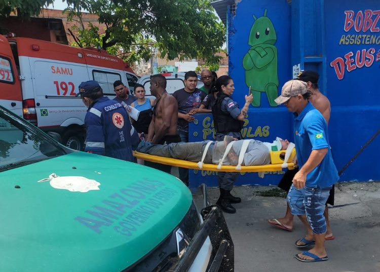 Suposto estuprador escapa do ‘tribunal do crime’ ao ser encontrado pela polícia no Petrópolis