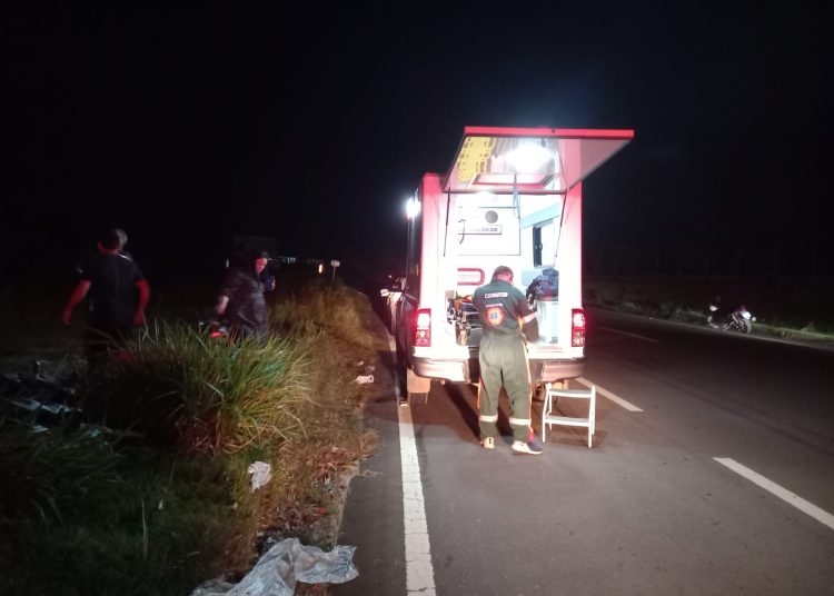 Homem morre e esposa grávida fica ferida em acidente na ponte rio Negro
