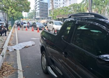 Urgente: idoso acaba de morrer atropelado por carro na avenida Paraíba, em Manaus
