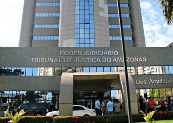 Urgente: elevador do TJAM despenca do 3º andar e funcionários ficam feridos