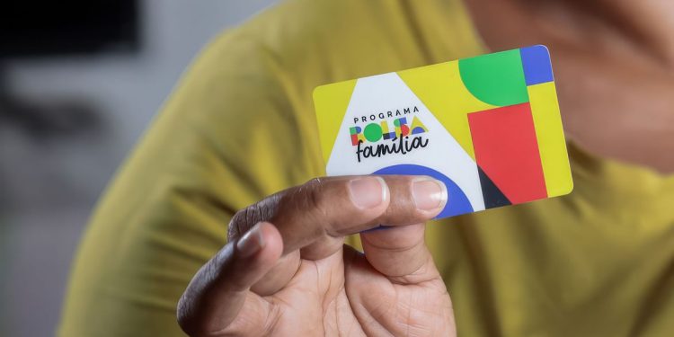 Caixa paga novo Bolsa Família a beneficiários com NIS de final 6