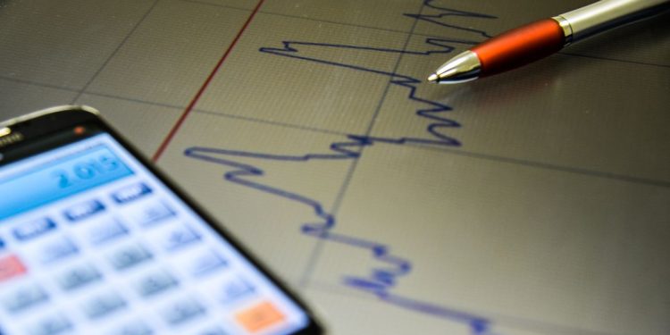 Estimativas do mercado para inflação e PIB permanecem estáveis