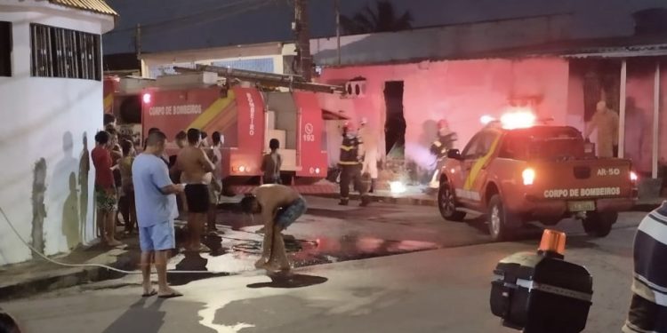 Tristeza: família perde tudo em incêndio no Nova Cidade; veja vídeo