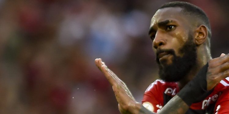 Com dedo de Tite, Gerson justifica apelido de ‘Coringa’ no Flamengo