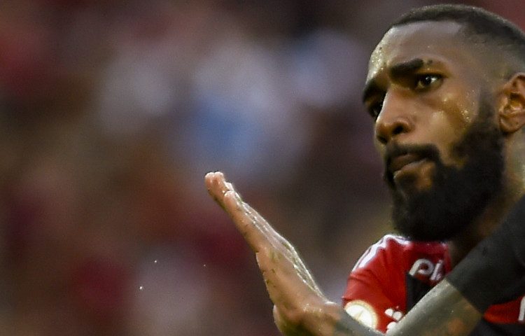 Com dedo de Tite, Gerson justifica apelido de ‘Coringa’ no Flamengo