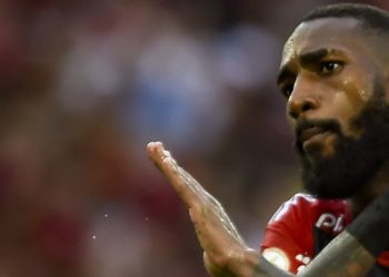 Na estreia de Tite no Maracanã, Flamengo vence Vasco por 1 a 0