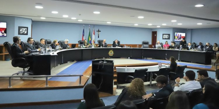 TCE-AM terá 115 processos e eleição na sessão do Tribunal Pleno desta terça (3)