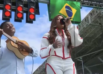 Vídeo: Ludmilla é acusada de esquecer o Hino Nacional durante abertura da Fórmula 1